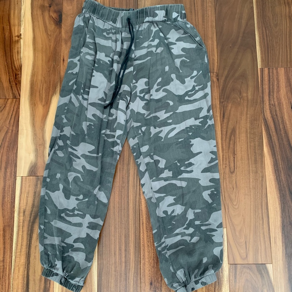 Camo pants😍
